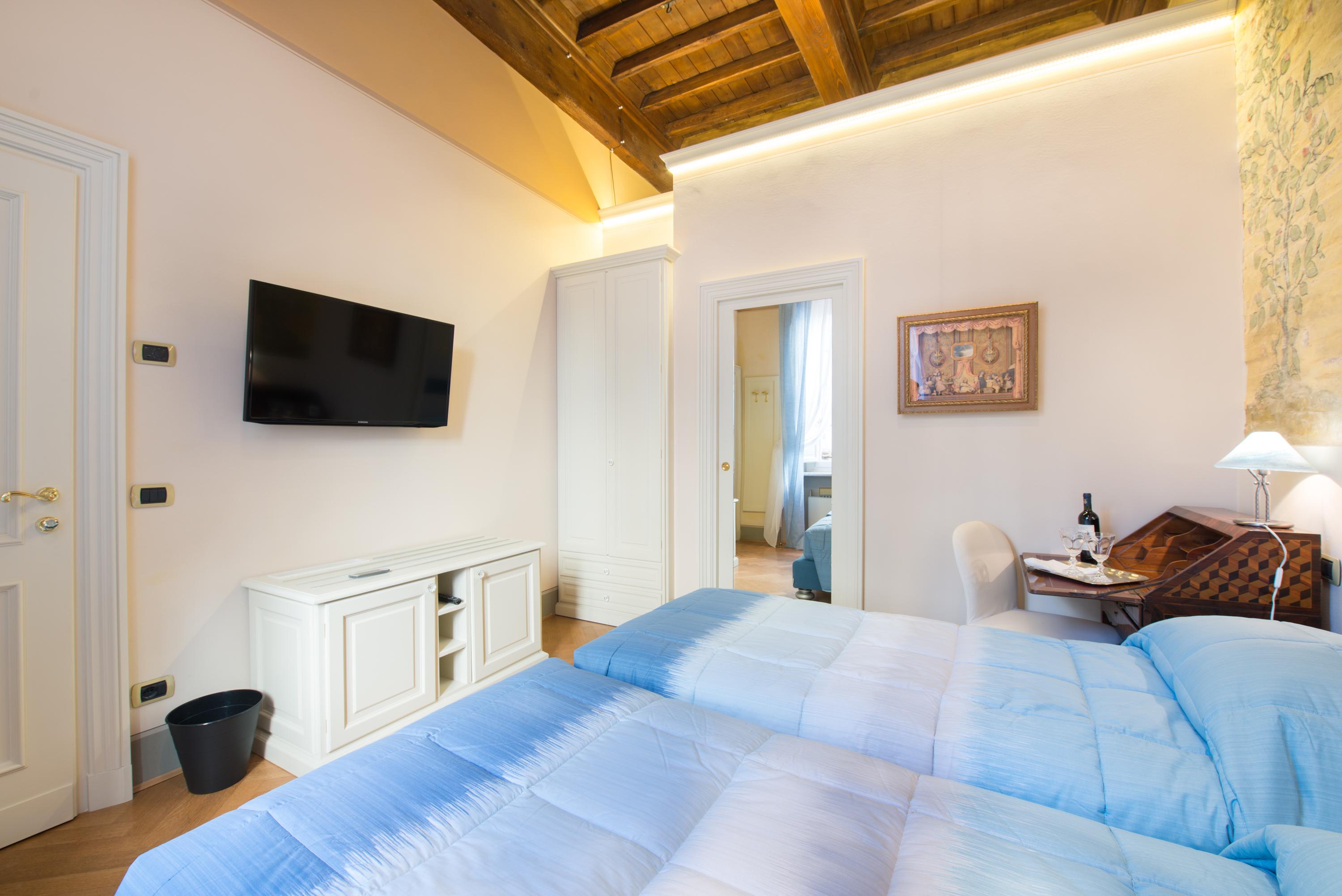 N.15 Santori Luxury 3*